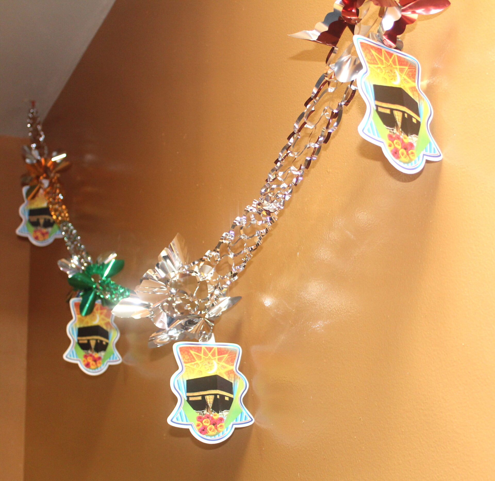 Hanging Multi-Color Streamer with Ka'ba