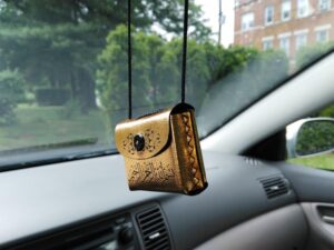 Mini Quran Hanging Decoration In Gold & Black